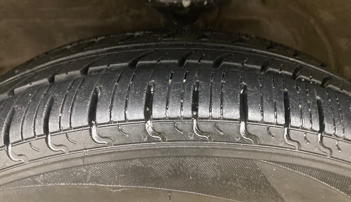 2018 Maruti Wagon R 1.0 VXI, Petrol, Manual, 39,266 km, Left Front Tyre Tread