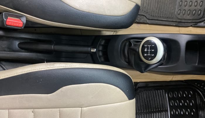 2018 Maruti Wagon R 1.0 VXI, Petrol, Manual, 39,266 km, Gear Lever