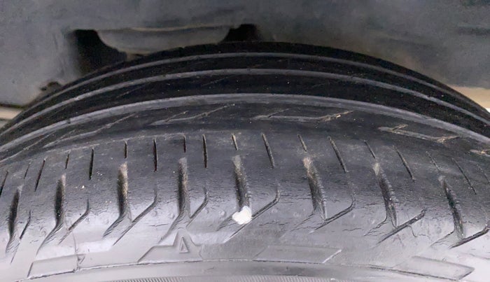 2017 Toyota Corolla Altis G, Petrol, Manual, 41,239 km, Left Rear Tyre Tread