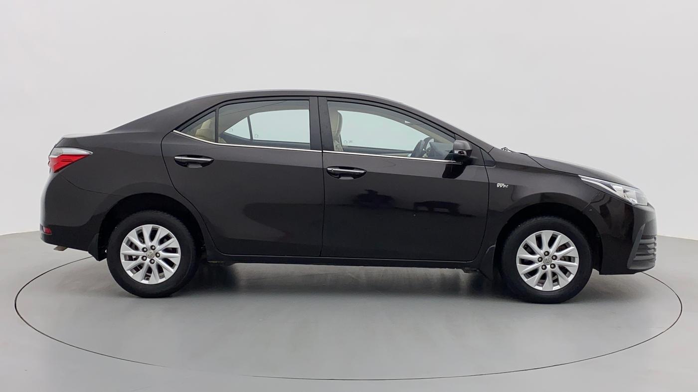 2017 Toyota Corolla Altis G, Petrol, Manual, 41,239 km, Right Side View
