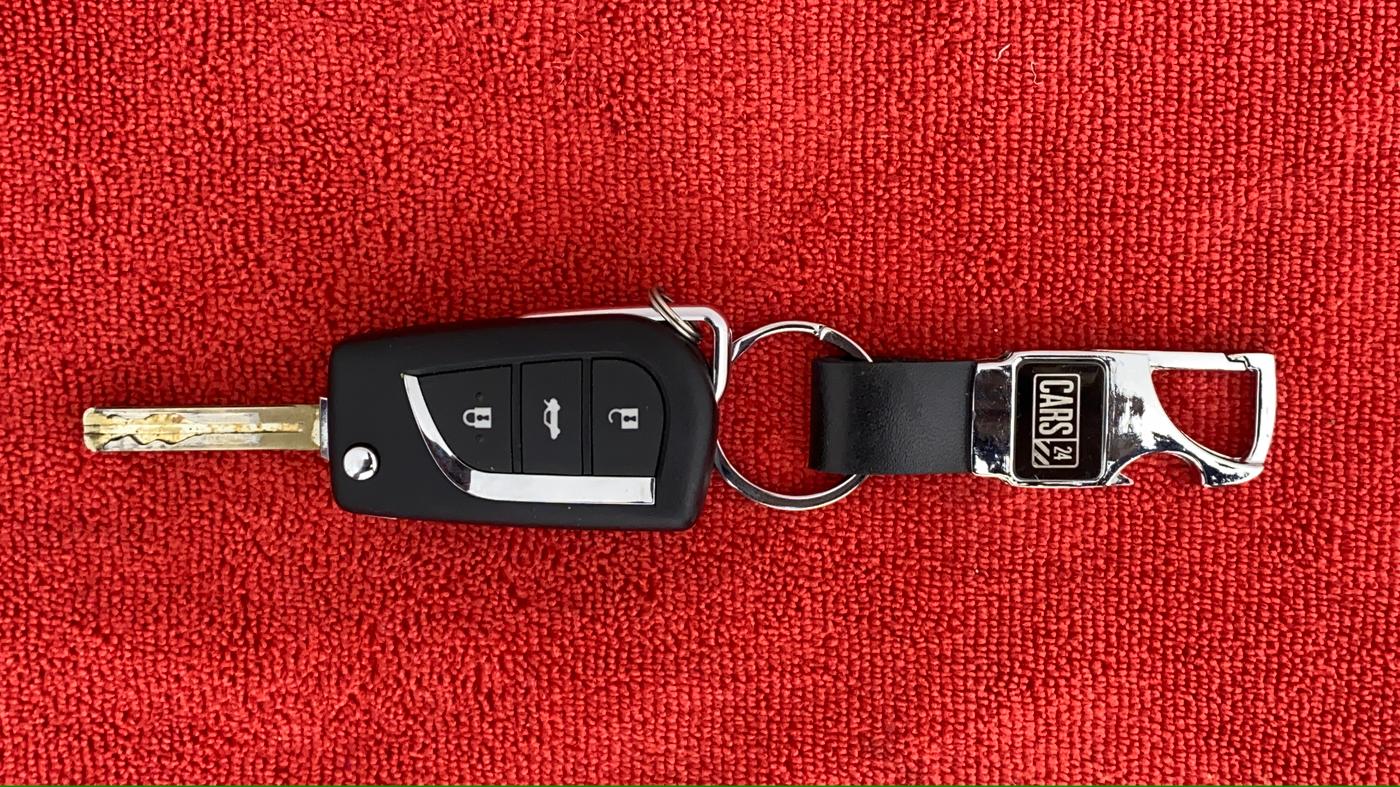 2017 Toyota Corolla Altis G, Petrol, Manual, 41,239 km, Key Close Up
