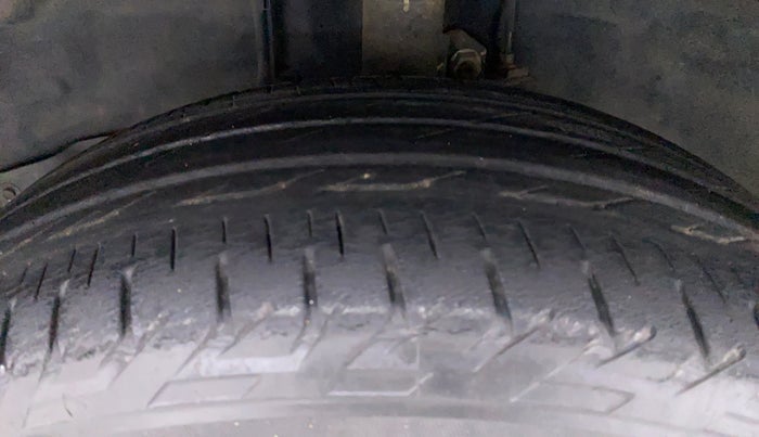 2017 Toyota Corolla Altis G, Petrol, Manual, 41,239 km, Left Front Tyre Tread