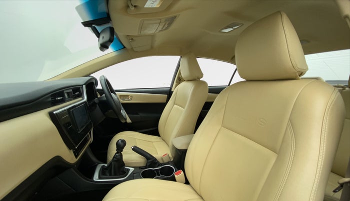 2017 Toyota Corolla Altis G, Petrol, Manual, 41,239 km, Right Side Front Door Cabin