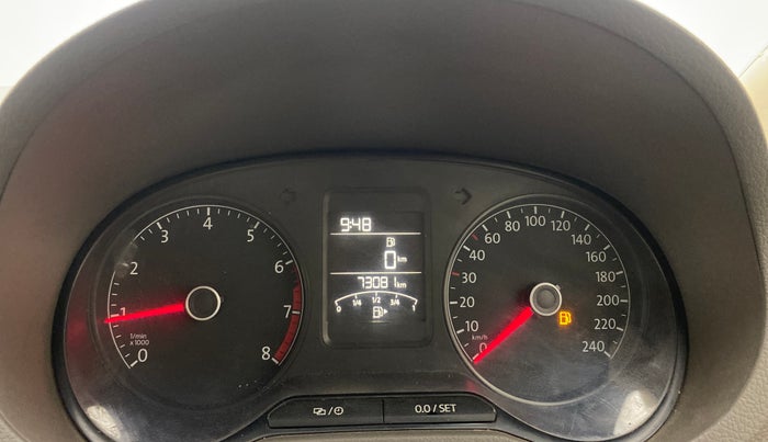 2016 Volkswagen Vento HIGHLINE 1.6 MPI, Petrol, Manual, 73,081 km, Odometer Image