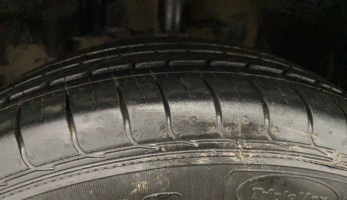 2021 Tata NEXON XMA SUNROOF PETROL, Petrol, Automatic, 93,789 km, Left Front Tyre Tread