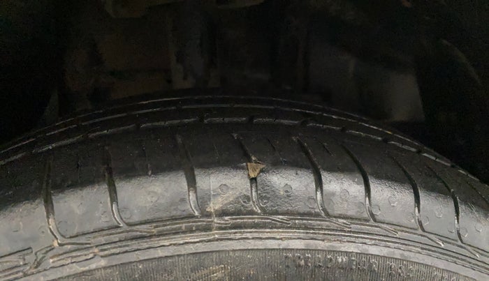 2021 Tata NEXON XMA SUNROOF PETROL, Petrol, Automatic, 93,789 km, Right Front Tyre Tread