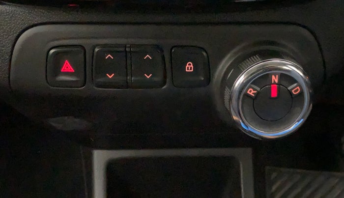 2018 Renault Kwid CLIMBER 1.0 AMT, Petrol, Automatic, 26,461 km, Gear Lever