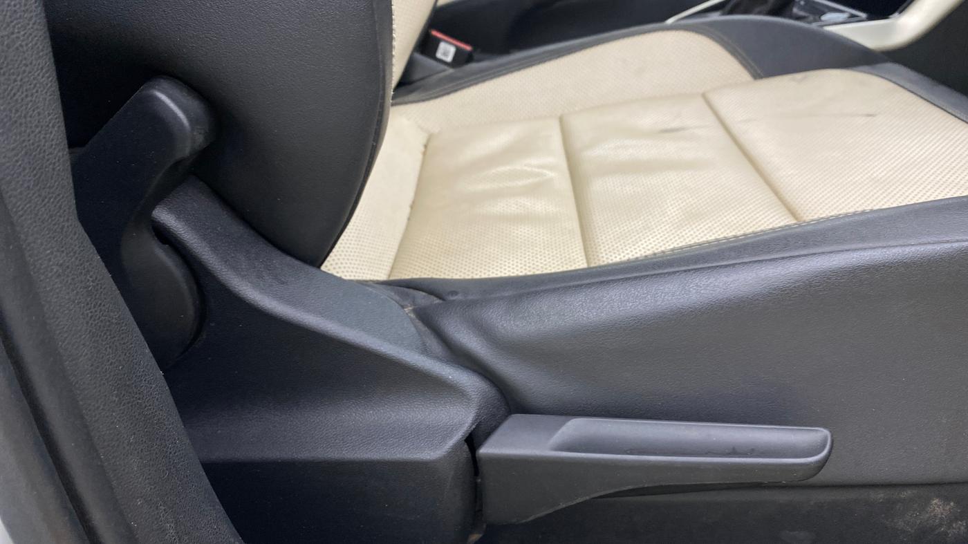 2023 Volkswagen VIRTUS TOPLINE TSI 1.0 AT, Petrol, Automatic, 76,538 km, Driver Side Adjustment Panel