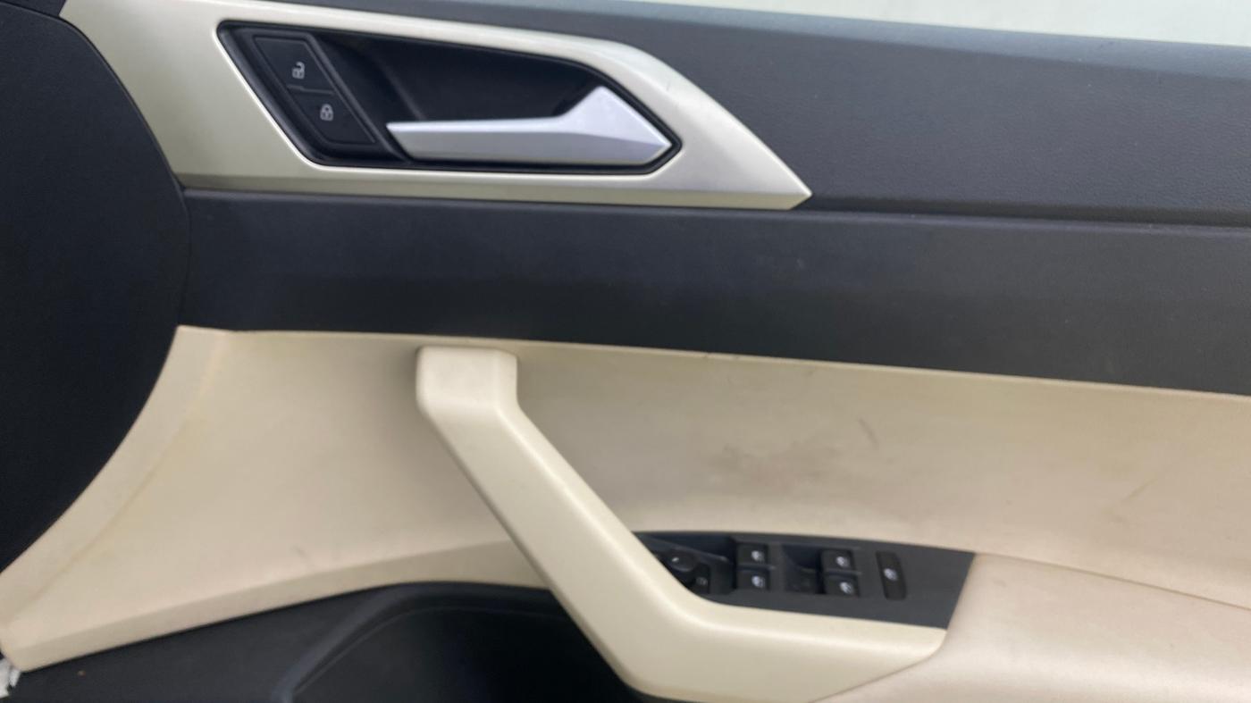 2023 Volkswagen VIRTUS TOPLINE TSI 1.0 AT, Petrol, Automatic, 76,538 km, Driver Side Door Panels Control