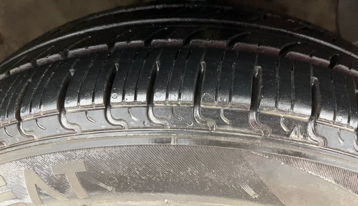 2015 Hyundai Grand i10 SPORTZ 1.2 KAPPA VTVT, Petrol, Manual, 54,303 km, Right Front Tyre Tread