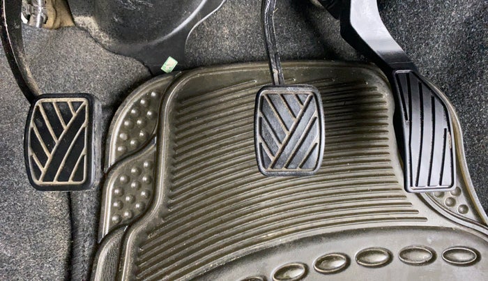 2010 Maruti Swift VXI D, Petrol, Manual, 21,660 km, Pedals