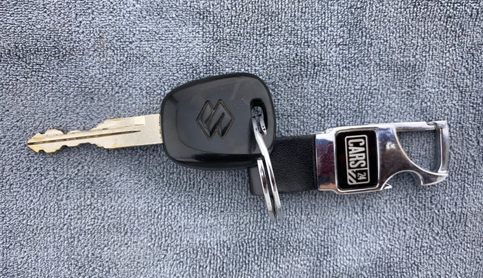 2010 Maruti Swift VXI D, Petrol, Manual, 21,660 km, Key Close Up