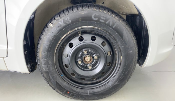 2010 Maruti Swift VXI D, Petrol, Manual, 21,660 km, Right Front Wheel