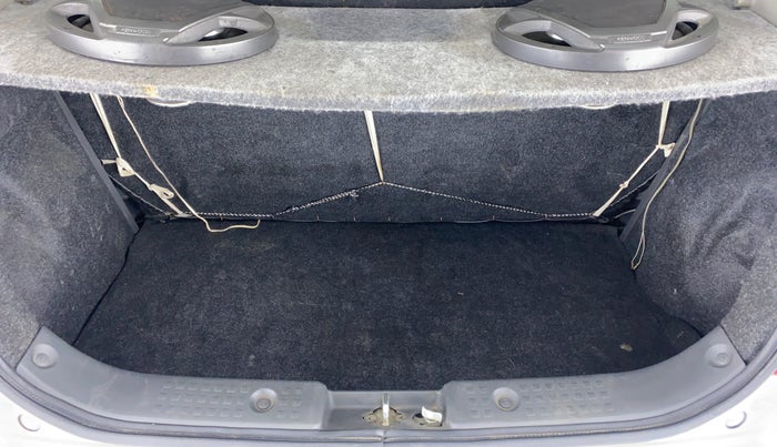 2010 Maruti Swift VXI D, Petrol, Manual, 21,660 km, Boot Inside