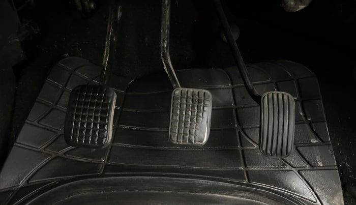 2019 Tata Tiago XZ PETROL, CNG, Manual, 1,13,145 km, Pedals