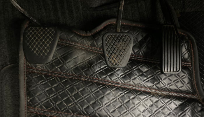 2013 Honda Brio S MT, Petrol, Manual, 71,149 km, Pedals