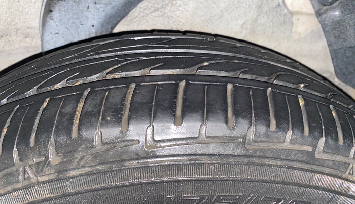 2014 Hyundai Elite i20 MAGNA 1.4 CRDI, Diesel, Manual, 88,426 km, Left Rear Tyre Tread