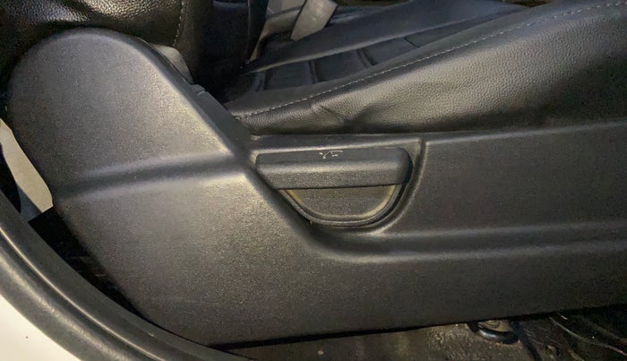 2014 Hyundai Elite i20 MAGNA 1.4 CRDI, Diesel, Manual, 88,426 km, Driver Side Adjustment Panel