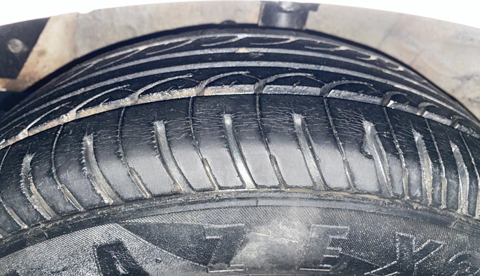 2014 Hyundai Elite i20 MAGNA 1.4 CRDI, Diesel, Manual, 88,426 km, Left Front Tyre Tread