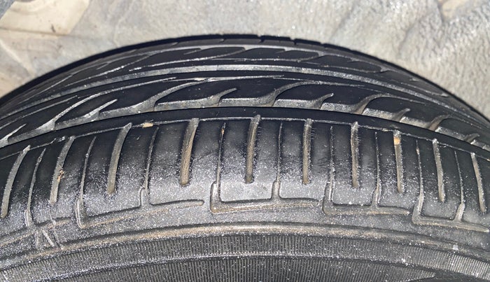 2014 Hyundai Elite i20 MAGNA 1.4 CRDI, Diesel, Manual, 88,426 km, Right Rear Tyre Tread