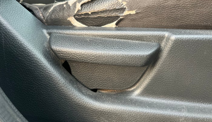 2015 Hyundai Eon MAGNA +, Petrol, Manual, 93,688 km, Driver Side Adjustment Panel