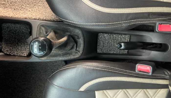 2015 Hyundai Eon MAGNA +, Petrol, Manual, 93,688 km, Gear Lever