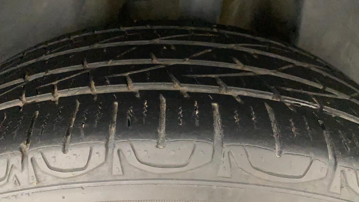 2020 Jeep Compass LONGITUDE PLUS 1.4 PETROL AT, Petrol, Automatic, 55,863 km, Left Rear Tyre Tread