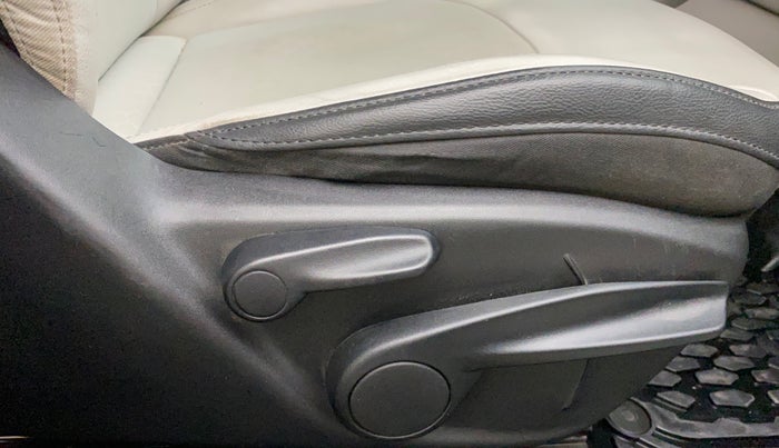 2020 Jeep Compass LONGITUDE PLUS 1.4 PETROL AT, Petrol, Automatic, 55,863 km, Driver Side Adjustment Panel