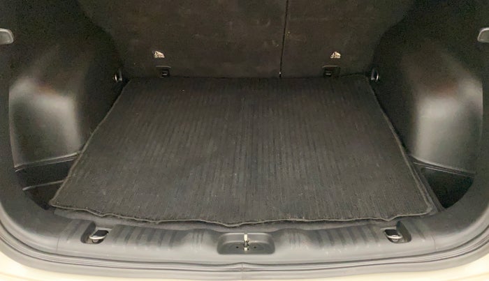2020 Jeep Compass LONGITUDE PLUS 1.4 PETROL AT, Petrol, Automatic, 55,863 km, Boot Inside