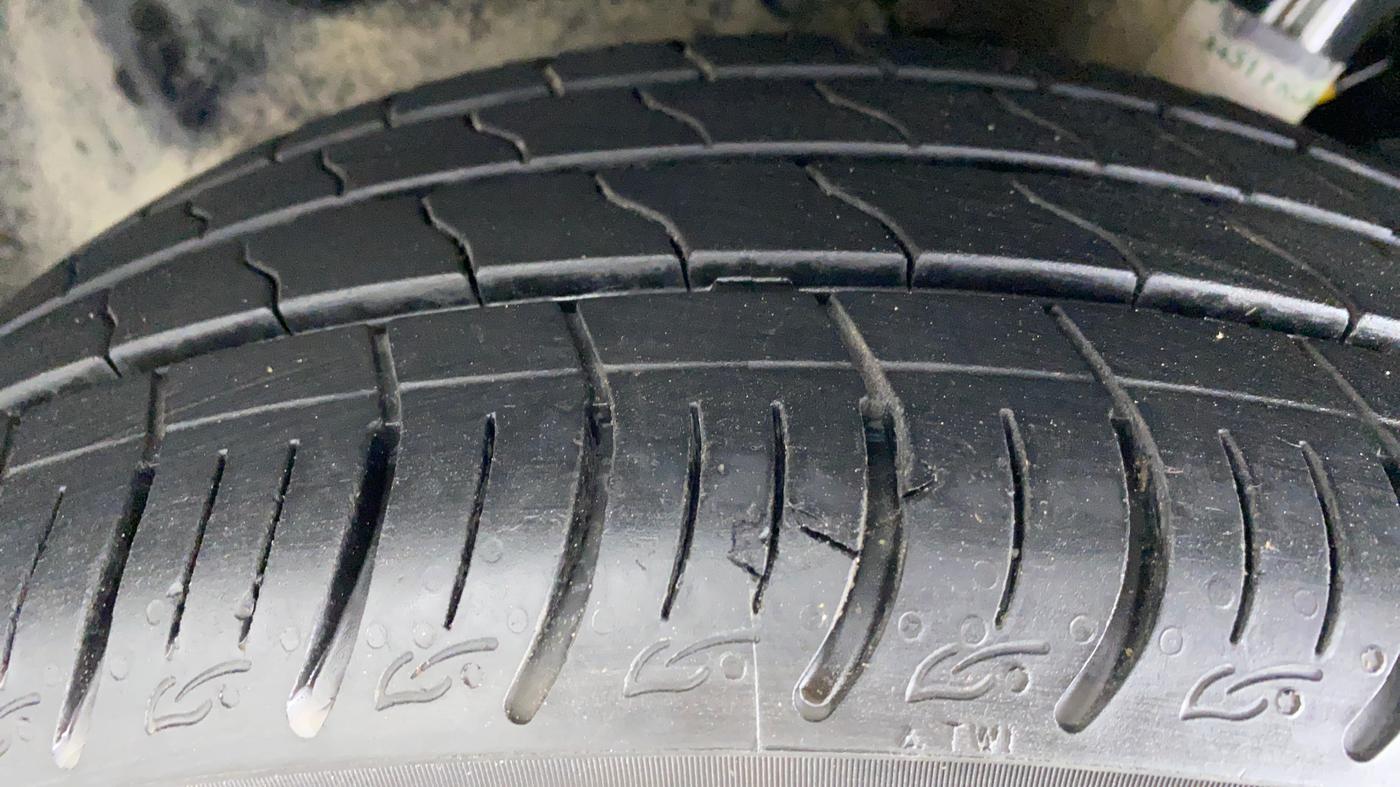 2021 Tata ALTROZ XM+ 1.2 RTN, Petrol, Manual, 8,005 km, Left Front Tyre Tread