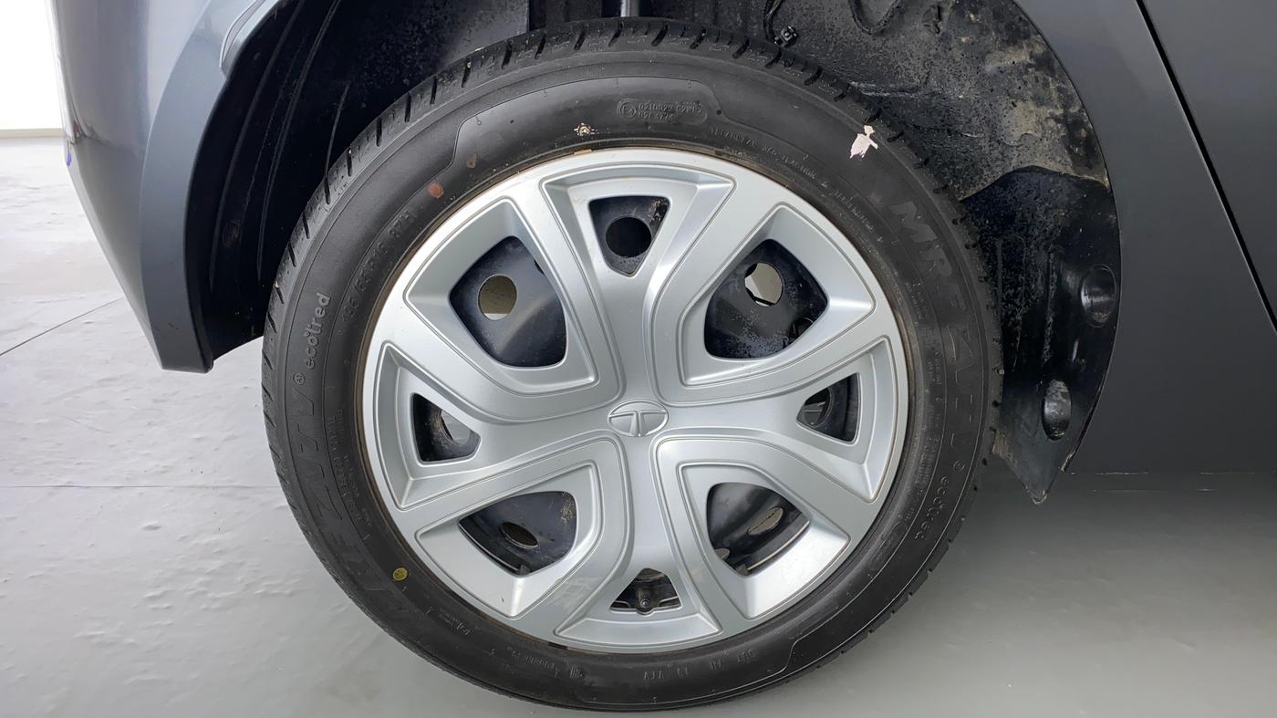 2021 Tata ALTROZ XM+ 1.2 RTN, Petrol, Manual, 8,005 km, Right Rear Wheel