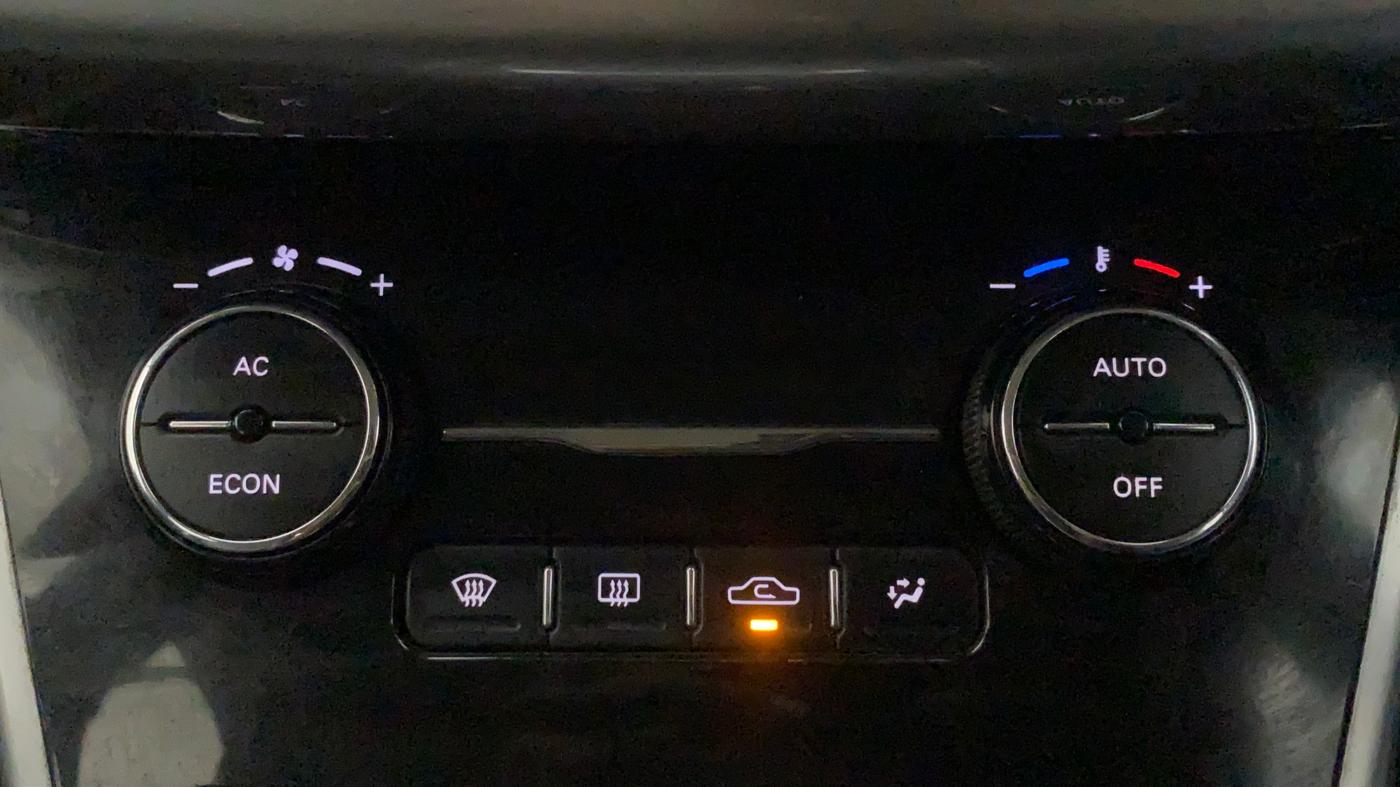 2018 Tata NEXON XZA PLUS DIESEL DUAL TONE, Diesel, Automatic, 1,04,792 km, Automatic Climate Control