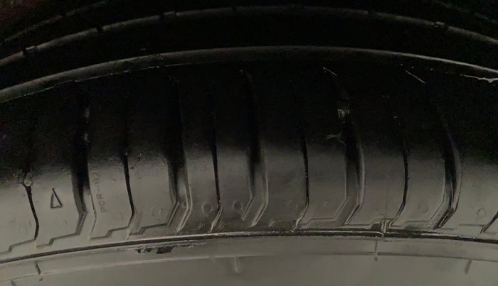 2018 Tata NEXON XZA PLUS DIESEL DUAL TONE, Diesel, Automatic, 1,04,792 km, Left Rear Tyre Tread