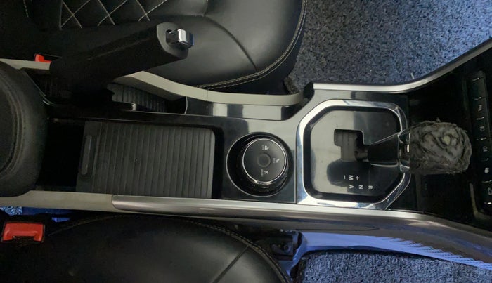 2018 Tata NEXON XZA PLUS DIESEL DUAL TONE, Diesel, Automatic, 1,04,792 km, Gear Lever