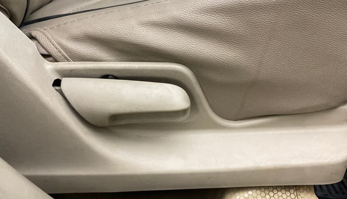 2016 Maruti Swift Dzire VXI (O), Petrol, Manual, 80,508 km, Driver Side Adjustment Panel