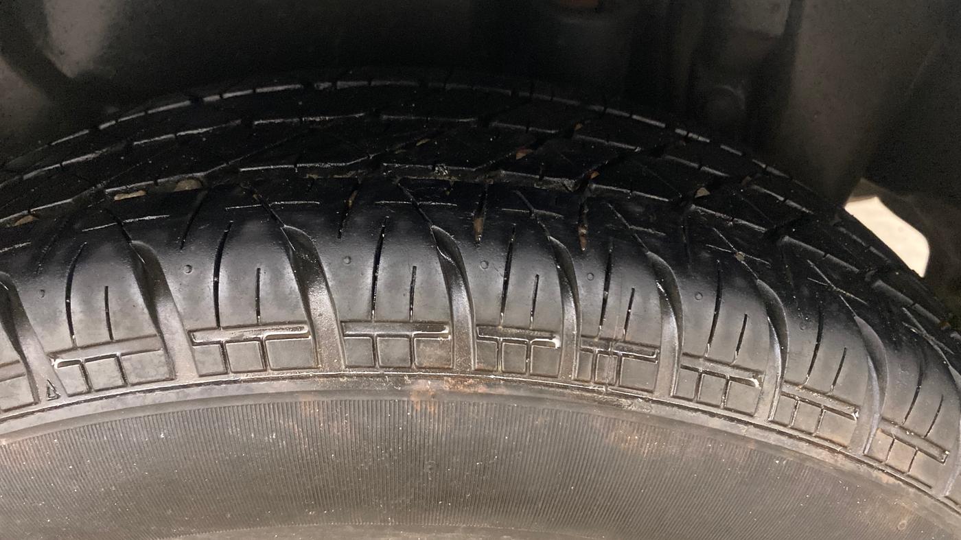 2016 Maruti Swift Dzire VXI (O), Petrol, Manual, 80,922 km, Left Rear Tyre Tread