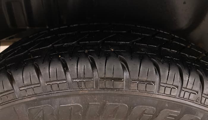 2016 Maruti Swift Dzire VXI (O), Petrol, Manual, 80,508 km, Right Rear Tyre Tread