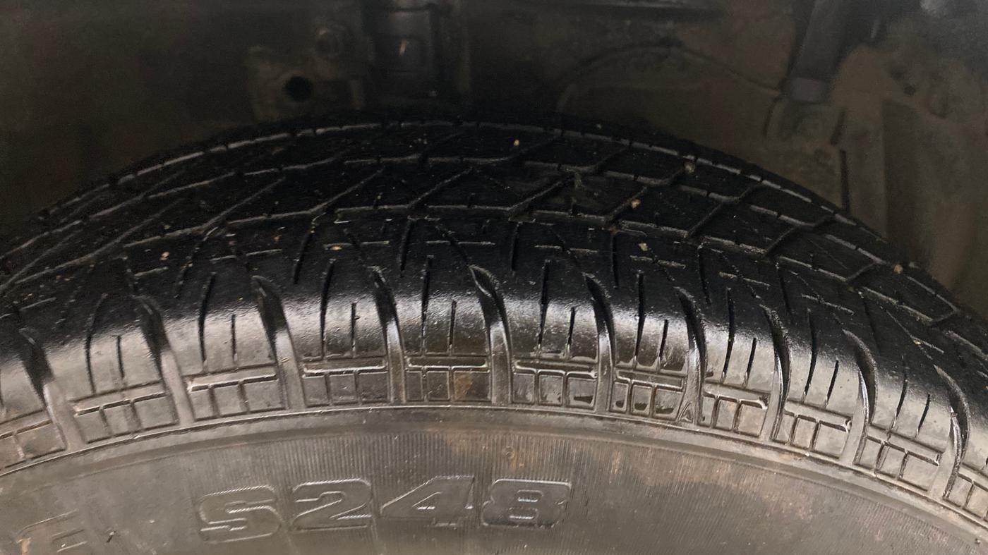 2016 Maruti Swift Dzire VXI (O), Petrol, Manual, 80,922 km, Right Front Tyre Tread