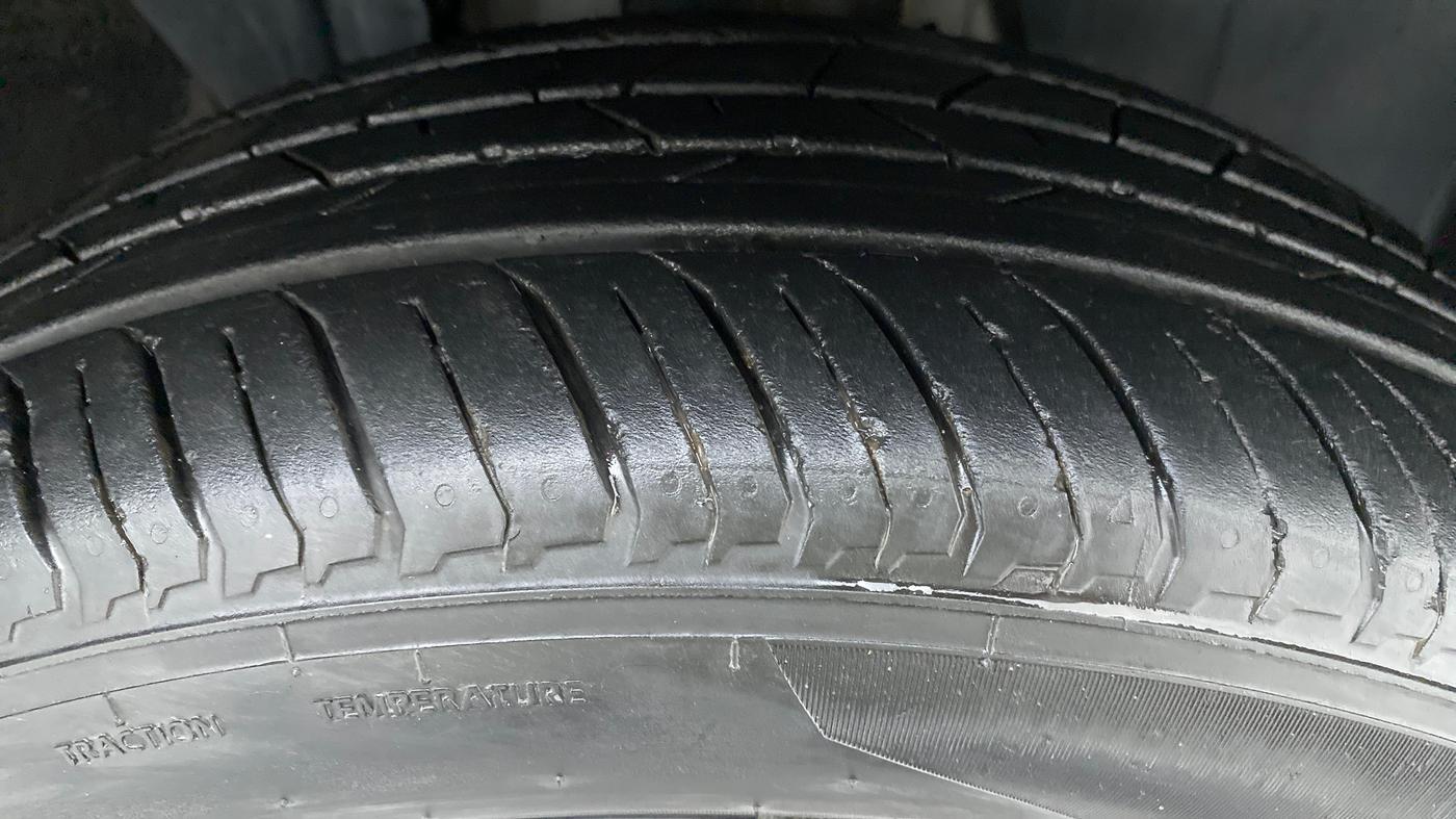 2021 Nissan MAGNITE XL Turbo CVT, Petrol, Automatic, 20,350 km, Right Front Tyre Tread