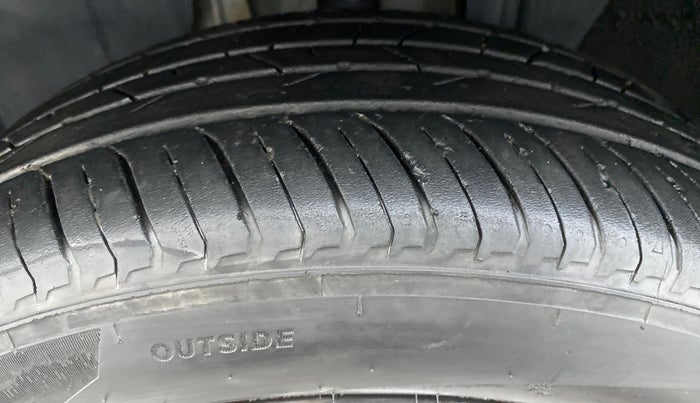 2021 Nissan MAGNITE XL Turbo CVT, Petrol, Automatic, 20,350 km, Left Front Tyre Tread