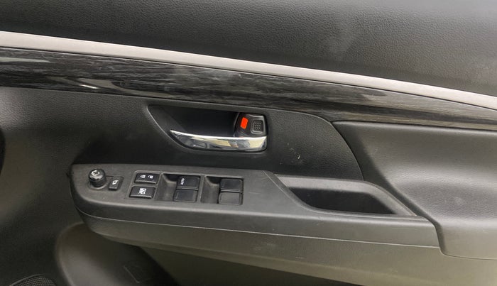 2019 Maruti XL6 ALPHA AT, Petrol, Automatic, 76,744 km, Driver Side Door Panels Control