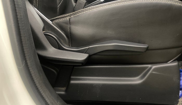 2019 Maruti XL6 ALPHA AT, Petrol, Automatic, 76,744 km, Driver Side Adjustment Panel