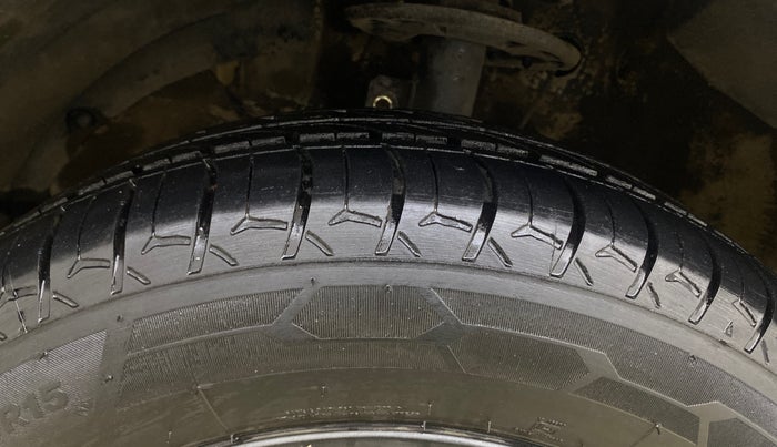 2019 Maruti XL6 ALPHA AT, Petrol, Automatic, 76,744 km, Left Front Tyre Tread