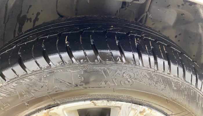 2017 Tata Tiago XZ PETROL, Petrol, Manual, 58,548 km, Right Front Tyre Tread