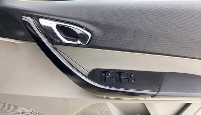 2017 Tata Tiago XZ PETROL, Petrol, Manual, 58,548 km, Driver Side Door Panels Control