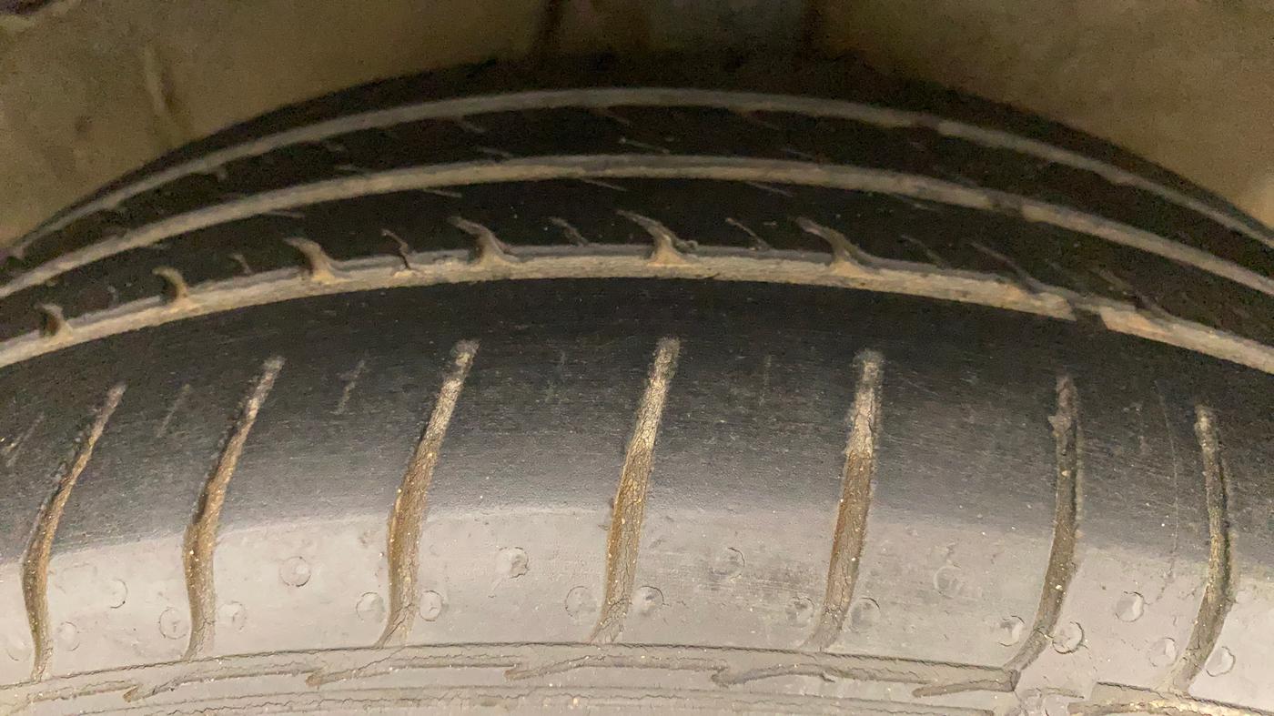 2010 Hyundai i20 MAGNA (O) 1.2, Petrol, Manual, 74,408 km, Right Front Tyre Tread