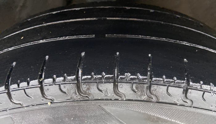 2014 Maruti Alto 800 VXI, Petrol, Manual, 27,234 km, Right Front Tyre Tread