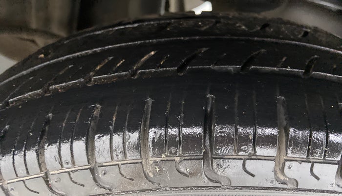2014 Maruti Alto 800 VXI, Petrol, Manual, 27,234 km, Left Rear Tyre Tread