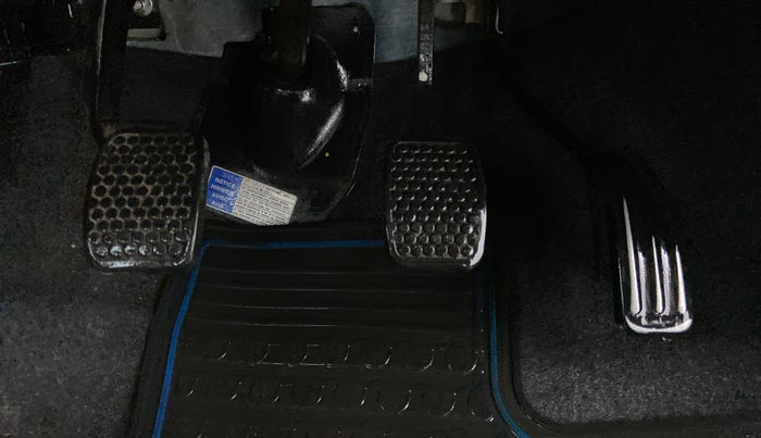 2014 Maruti Alto 800 VXI, Petrol, Manual, 27,234 km, Pedals