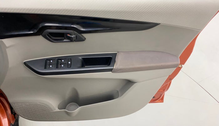 2016 Mahindra Kuv100 K6 PLUS D 6 STR, Diesel, Manual, 51,635 km, Driver Side Door Panels Control